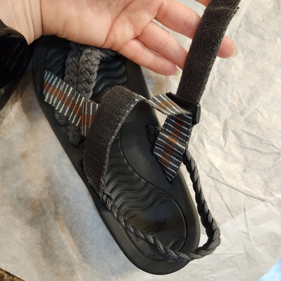 Rope and Velcro Sandals-*READ Description* - Picture 3 of 12